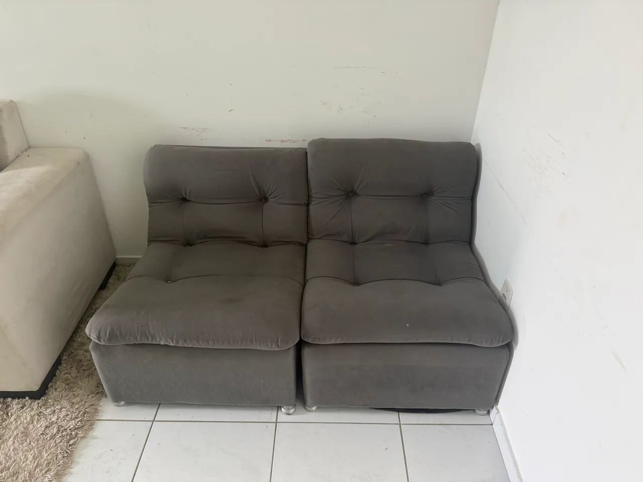 Sofá desmontável para duas pessoas 