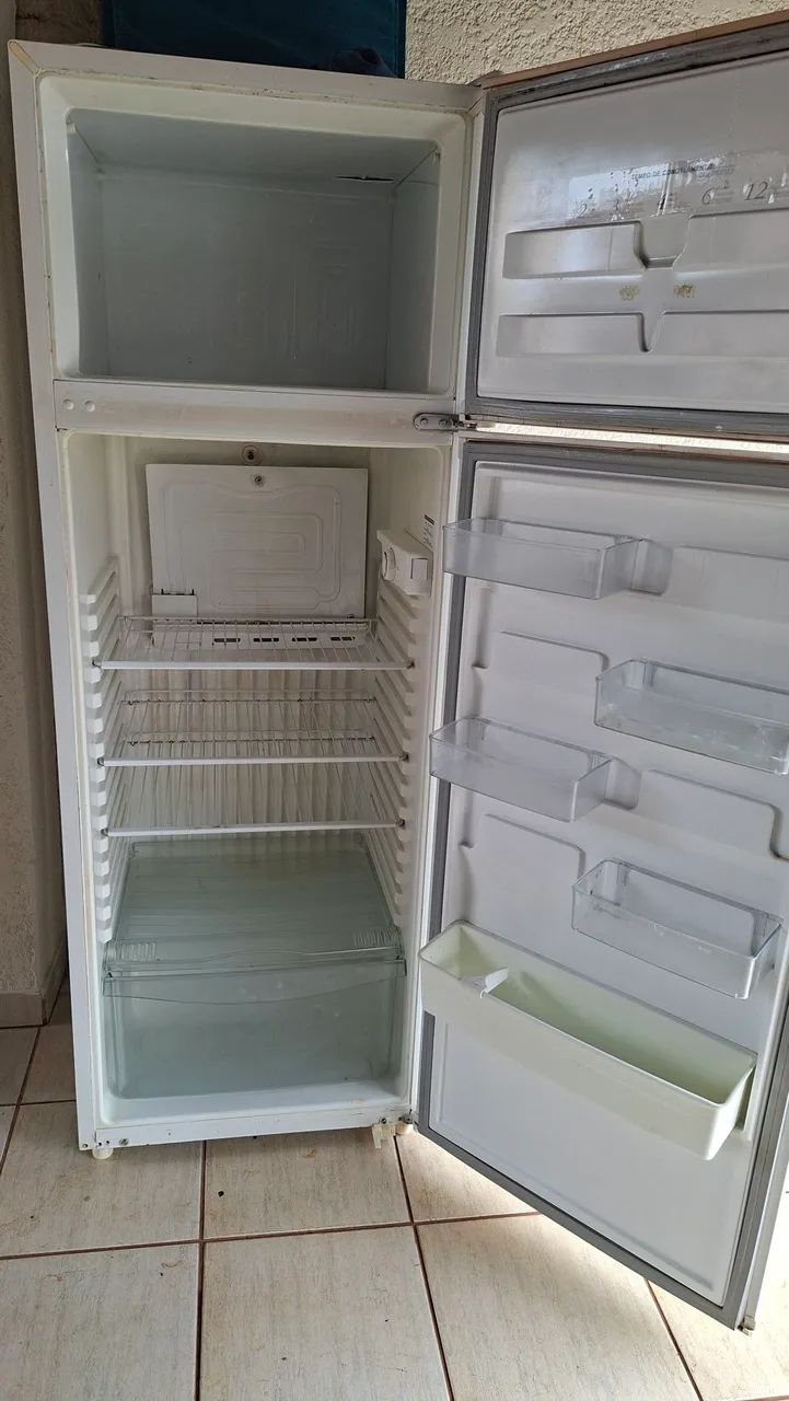 Geladeira Brastemp Velha e Boa - Geladeiras e Freezers - Jardim Vista ...