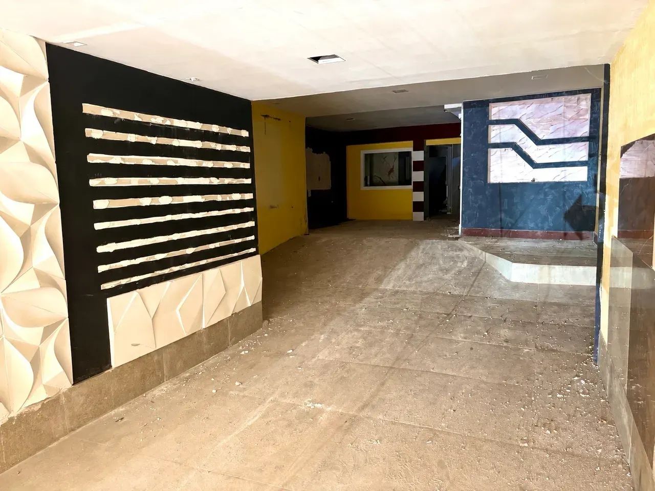 Loja para locação com 350 m² em Correas - Foto 2
