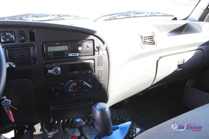Mercedes Benz 1016 2018 com basculante  - Foto 4