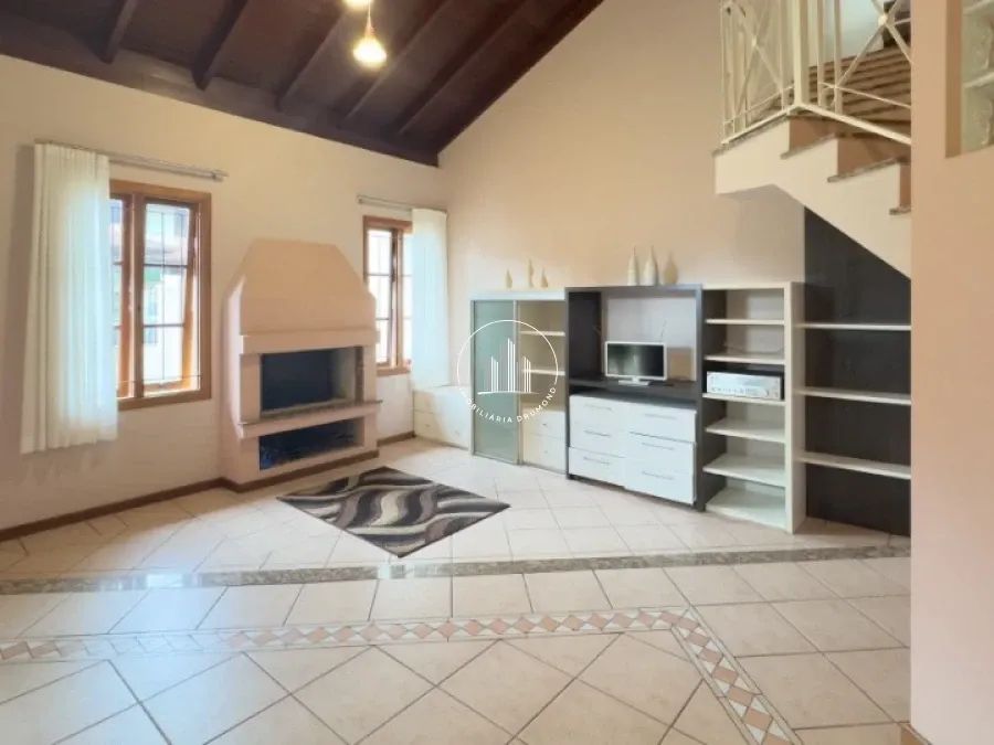 Casa com 5 quartos, 3 vagas e 307.97m² - CEN