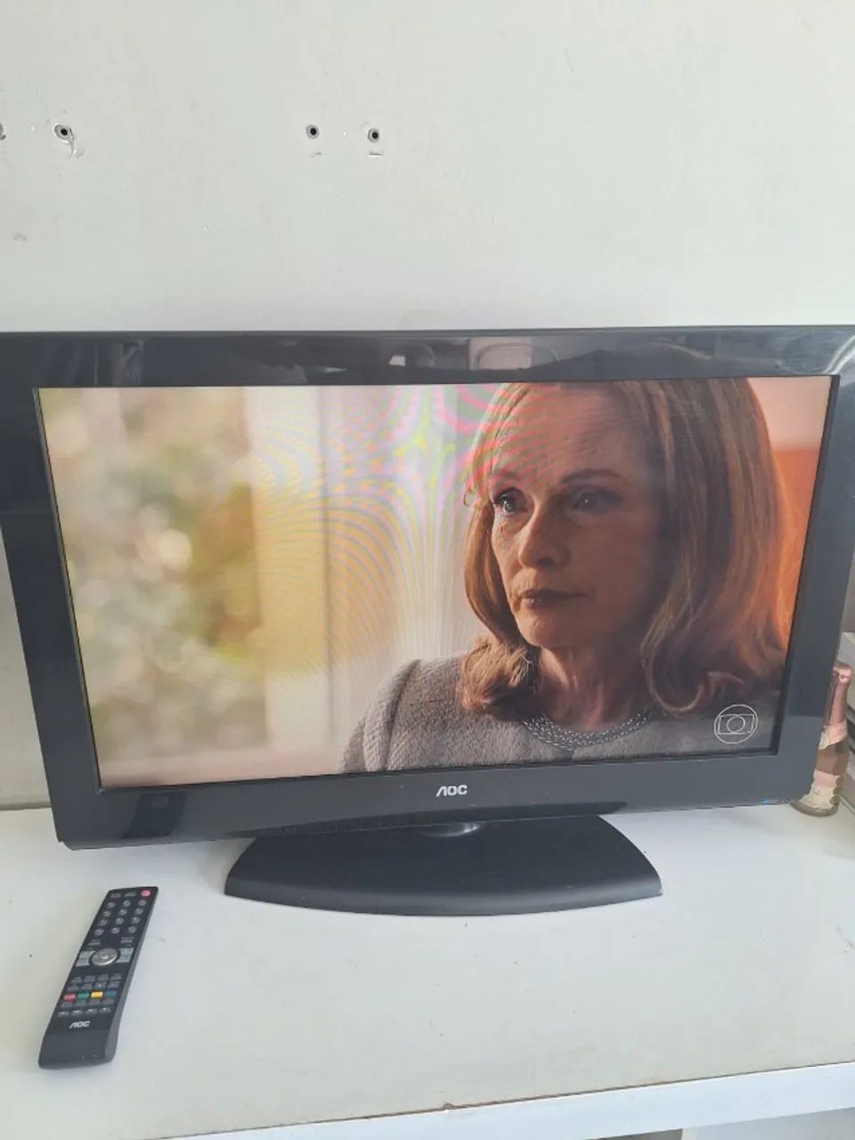 TV 32'' (não é smart) Acompanha antena!