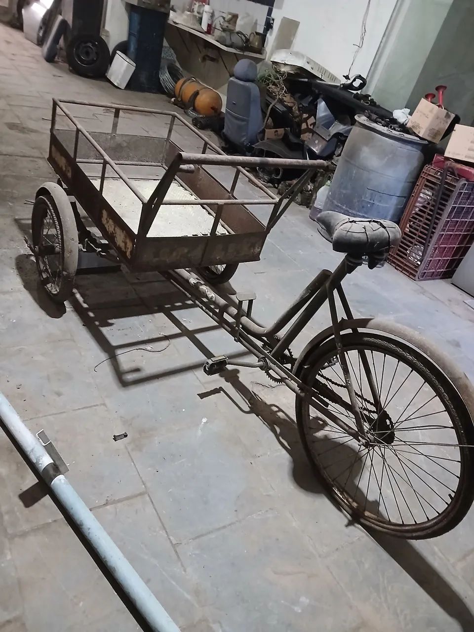Triciclo de trabalho antigo - Foto 2