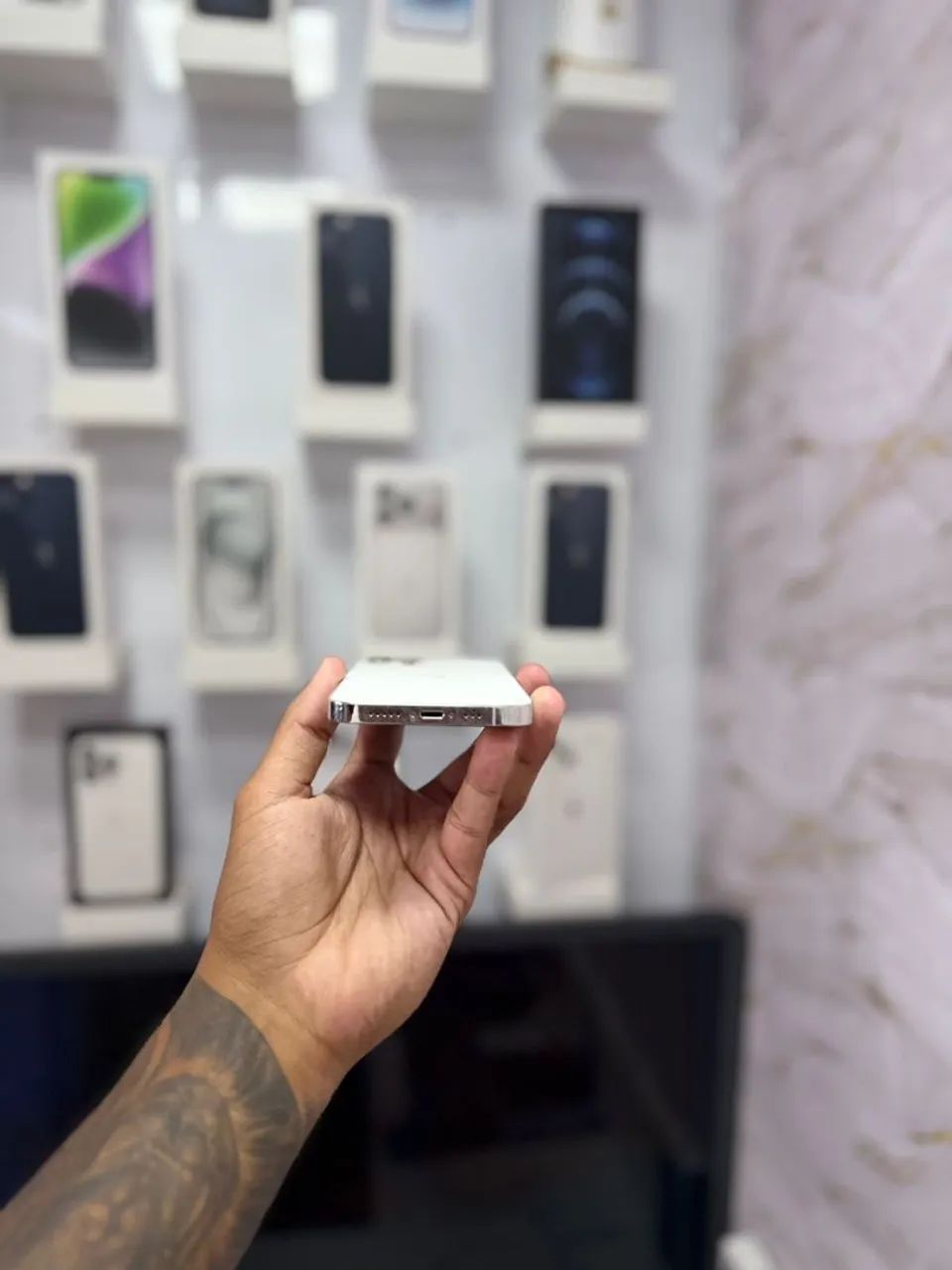 IPHONE 12 PRO 128GB BRANCO<br>R$ 1.999.00 TOP - Foto 4