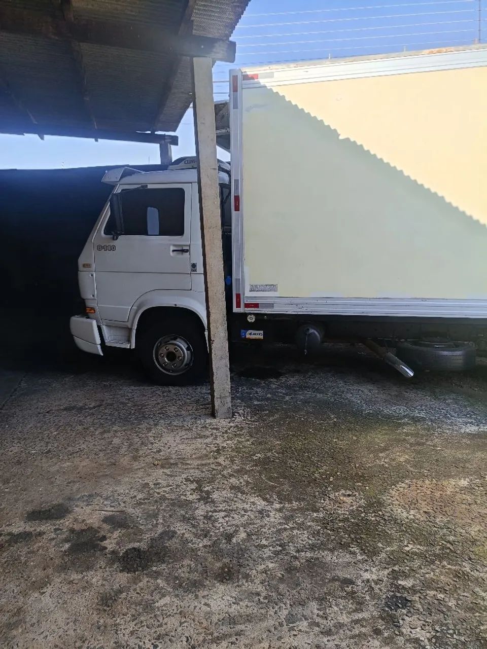 VW 8-140  baú refrigerado  - Foto 4