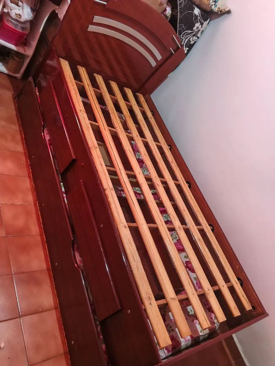 Cama solteiro com auxiliar 