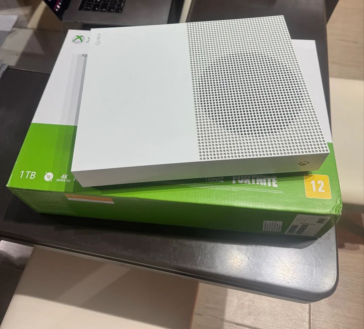 Xbox one s all digital, 1TB