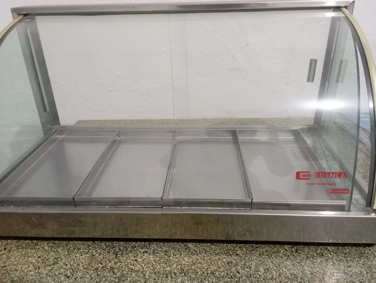 Estufa para salgados com 4 bandejas semi nova