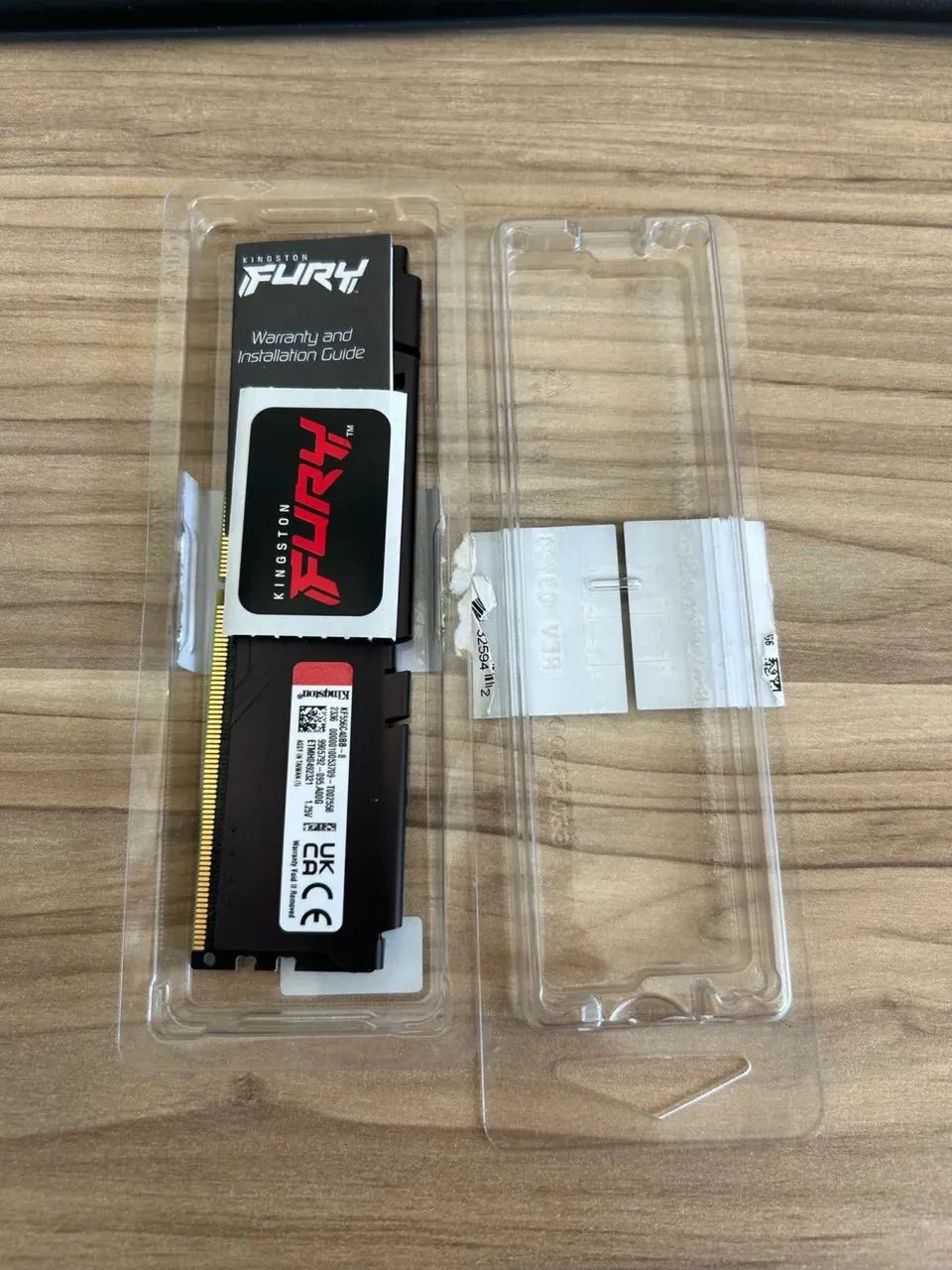 カズヒロ　ディスプレイ　レジン天板 Memória 8GB, DDR5 5600mhz Kingston Fury Beast, Preto - Kf556c40bb