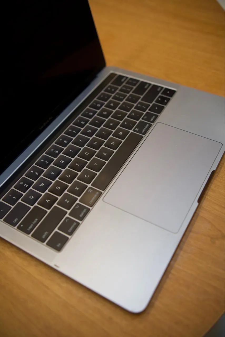 MacBook Pro 13? 2017 Touch Bar - Bateria 90% - Excelente estado - Foto 3