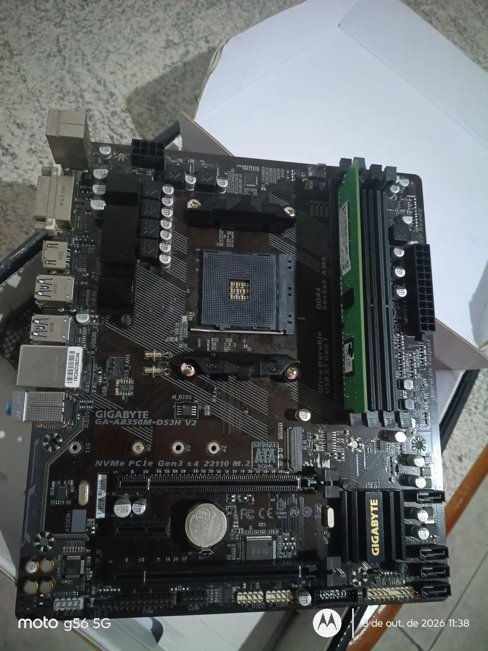 Placa mãe AM4 PRA PEÇAS+ 4GB DDR4