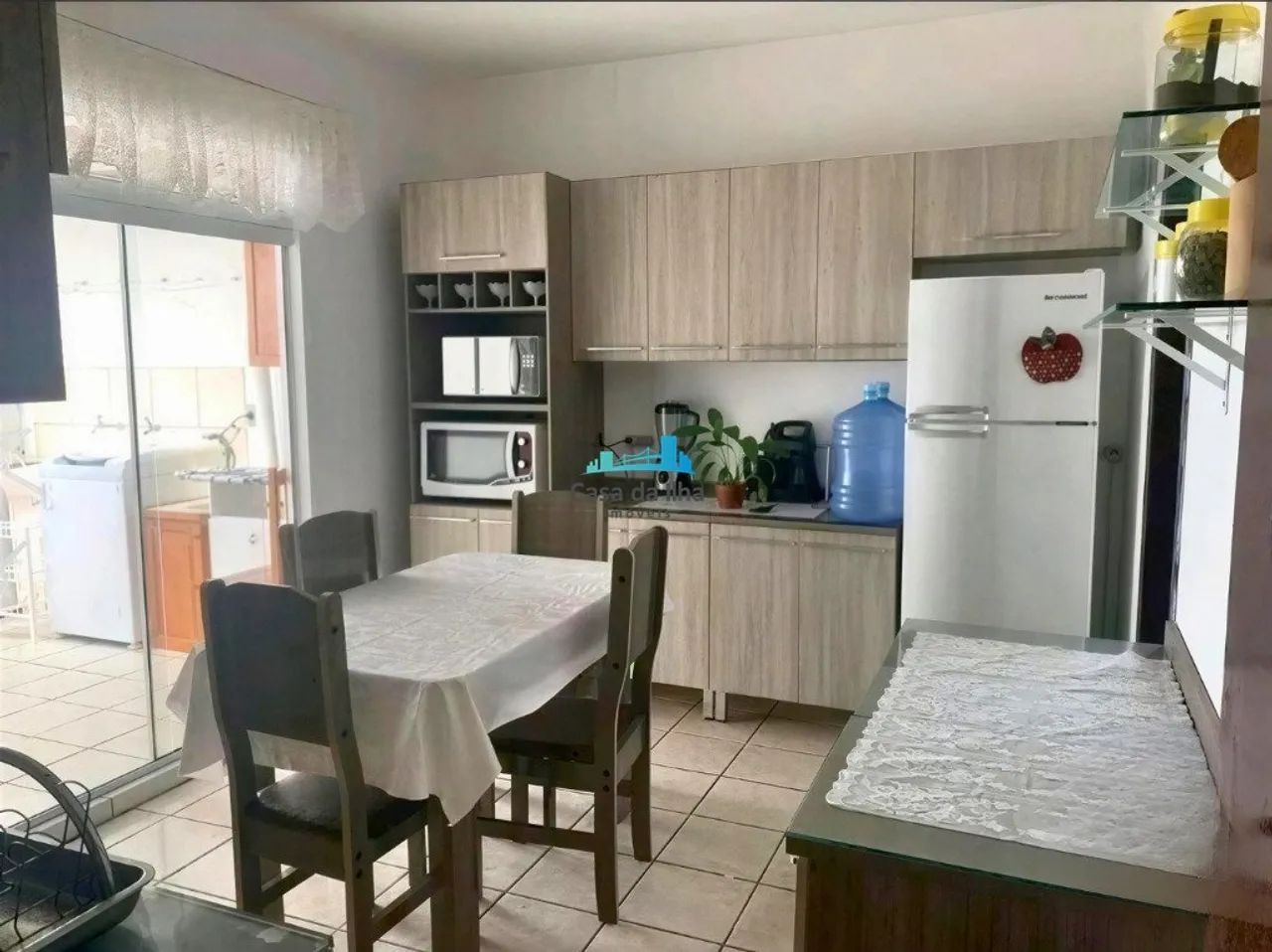 Duas casas e 3 quitinetes - ótima rentabilidade - Foto 2