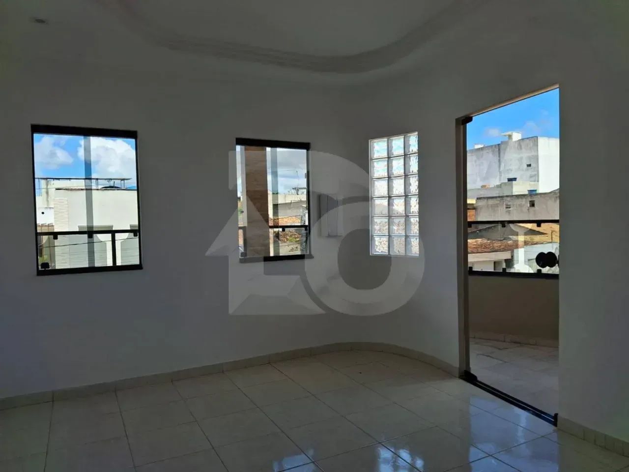 Apartamento no Centro de Nossa Senhora da Glória - 4 Quartos, 3 Banheiros e Varanda - Foto 5