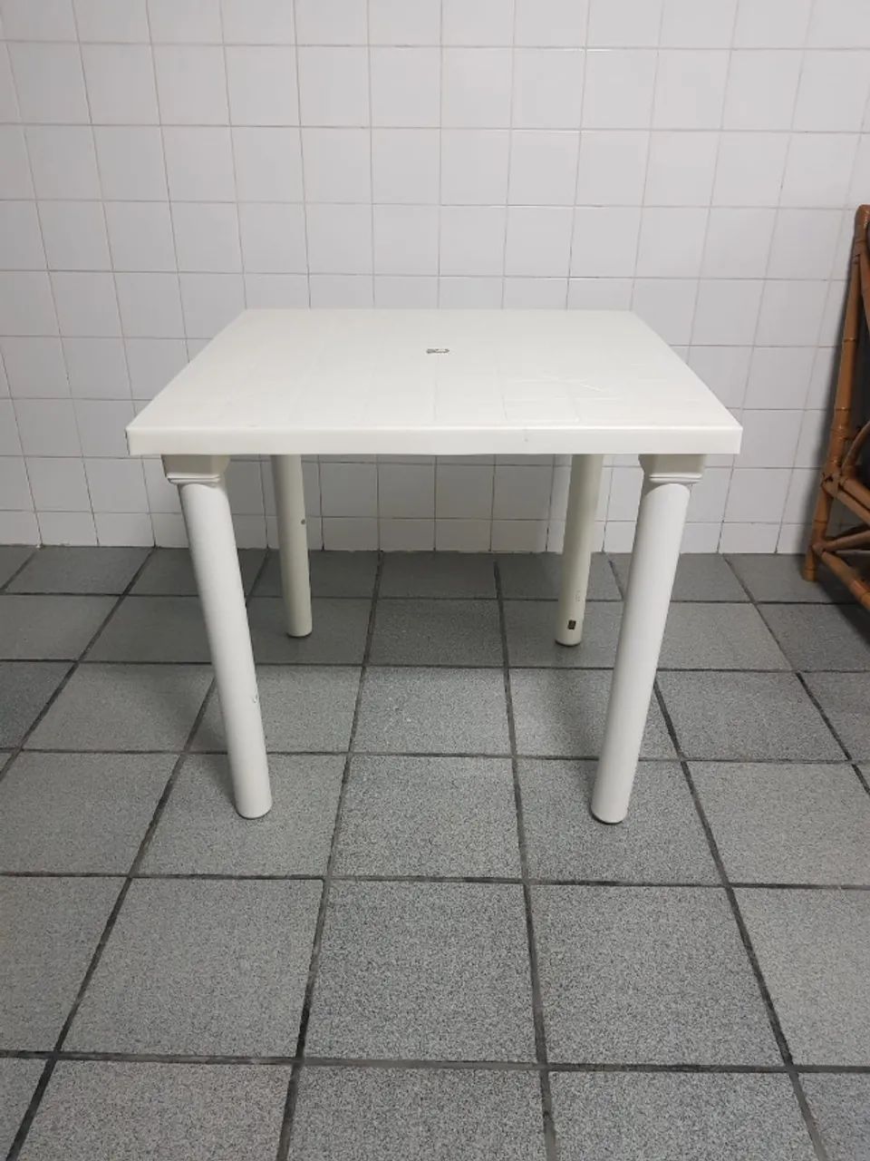 MESA 80 X 80 130 reais cada 