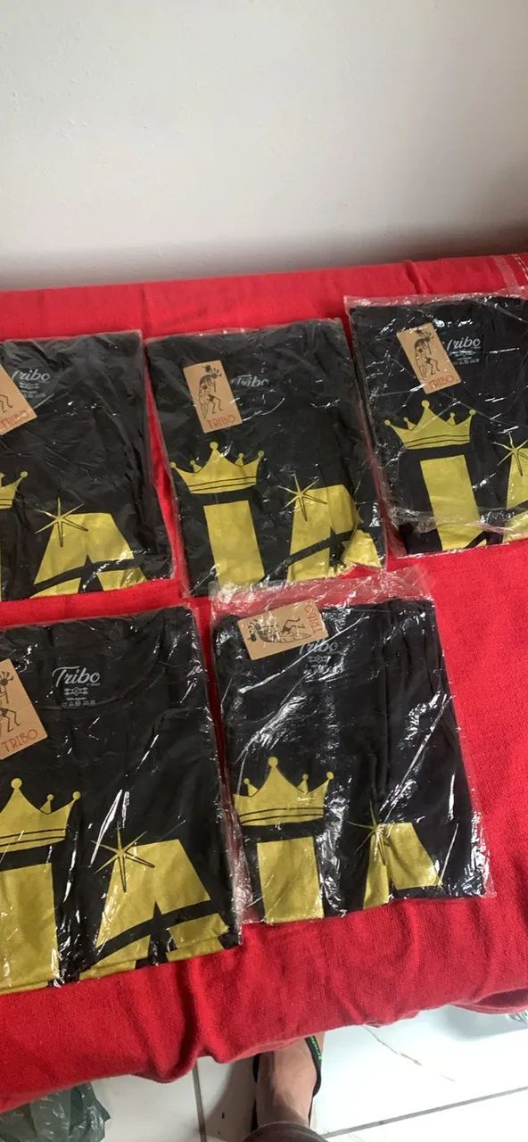 Camisas e Camisetas estampada Preta