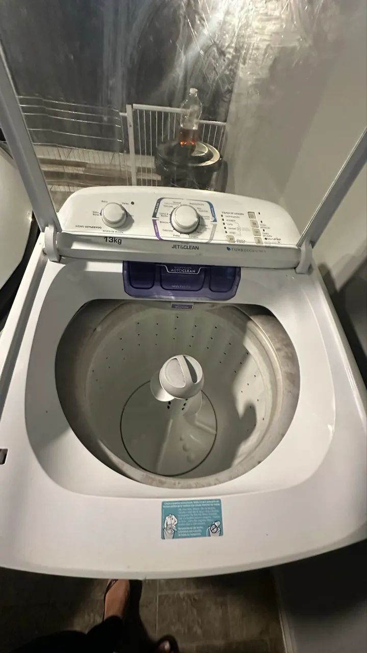 BARBADA! Vendo sofá e máquina de lavar 