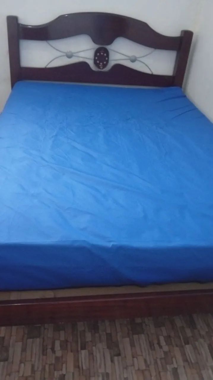 CAMA DE CASAL MADEIRA MACIÇA COM COLCHÃO E CAPA - Foto 5