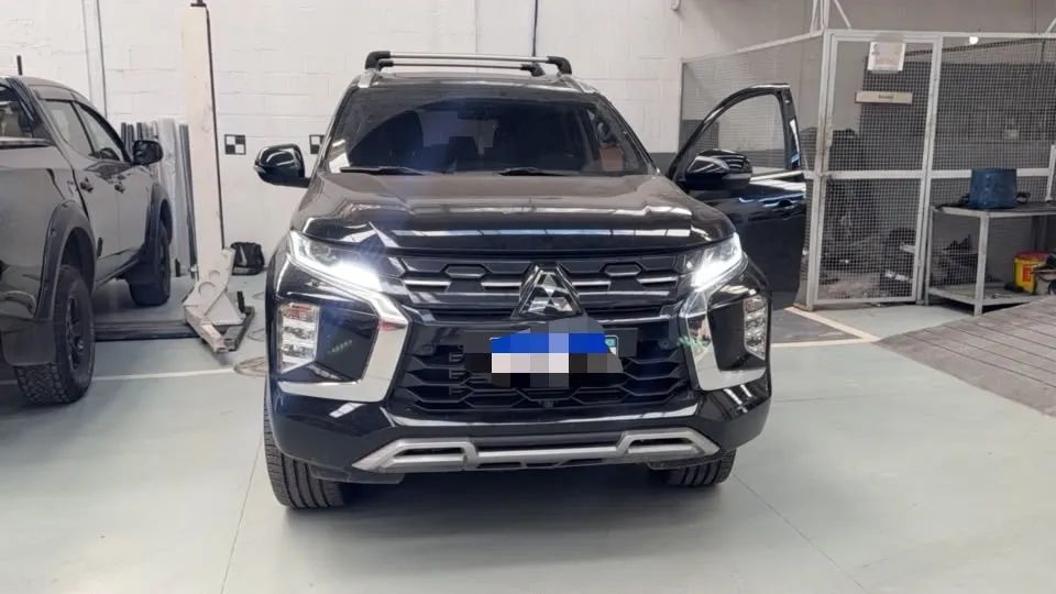 Mitsubishi Pajero SPORT LEGEND 4X4 2.4 TB AT 2025