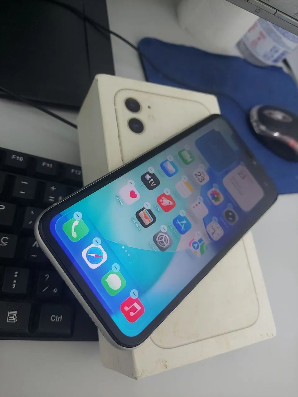 IPhone 11 64 gb impecável aceito cartão  - Foto 4