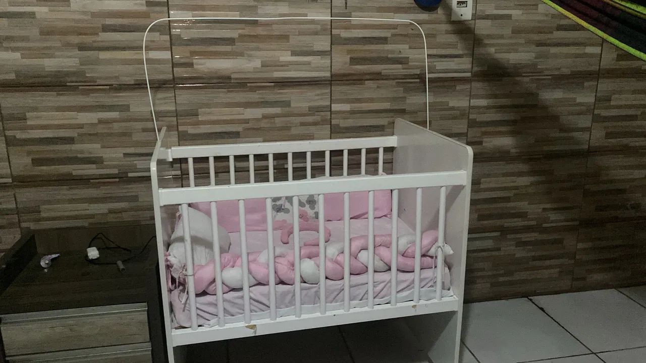 Vendo mini berço feminino 