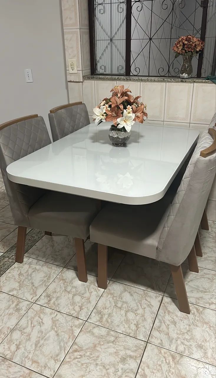Mesa 4 cadeiras 