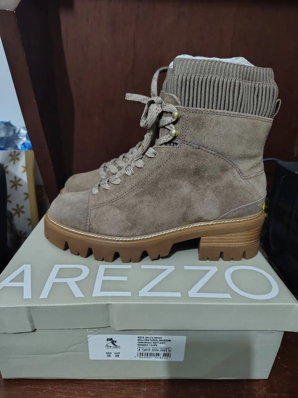 Bota salto baixo de camurça Arezzo - Foto 3