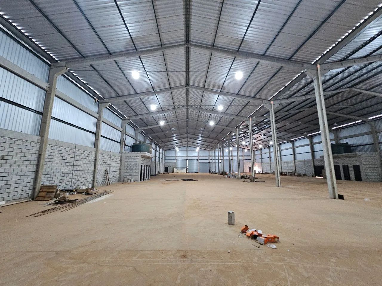 Galpão Logístico, Industrial e Comercial novo com 3.100m², Pé direito de 7 mts, 2 docas, t - Foto 2