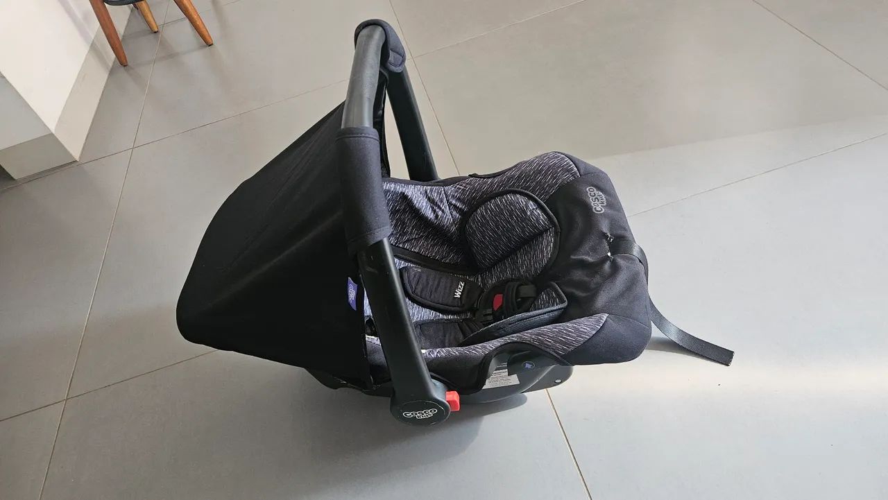 Bebê conforto Wizz da Cosco