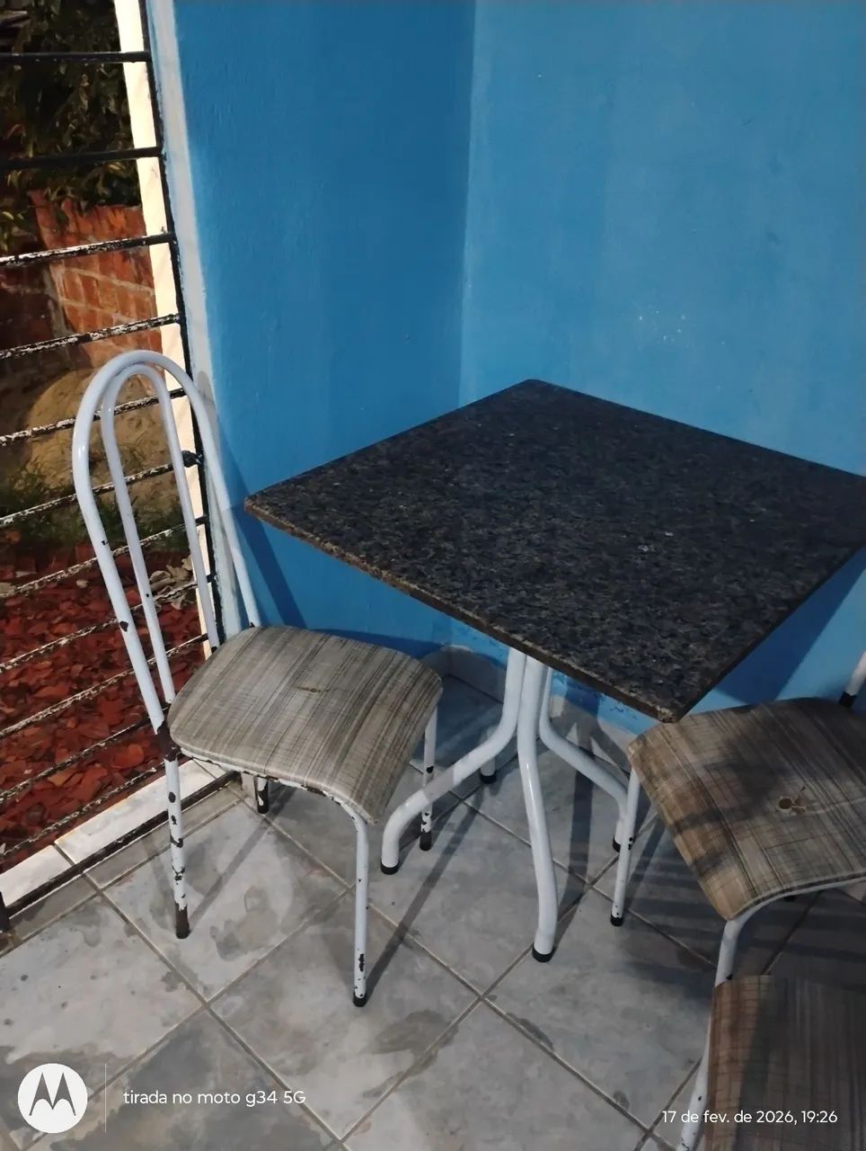 Mesa com 4 cadeiras  - Foto 2