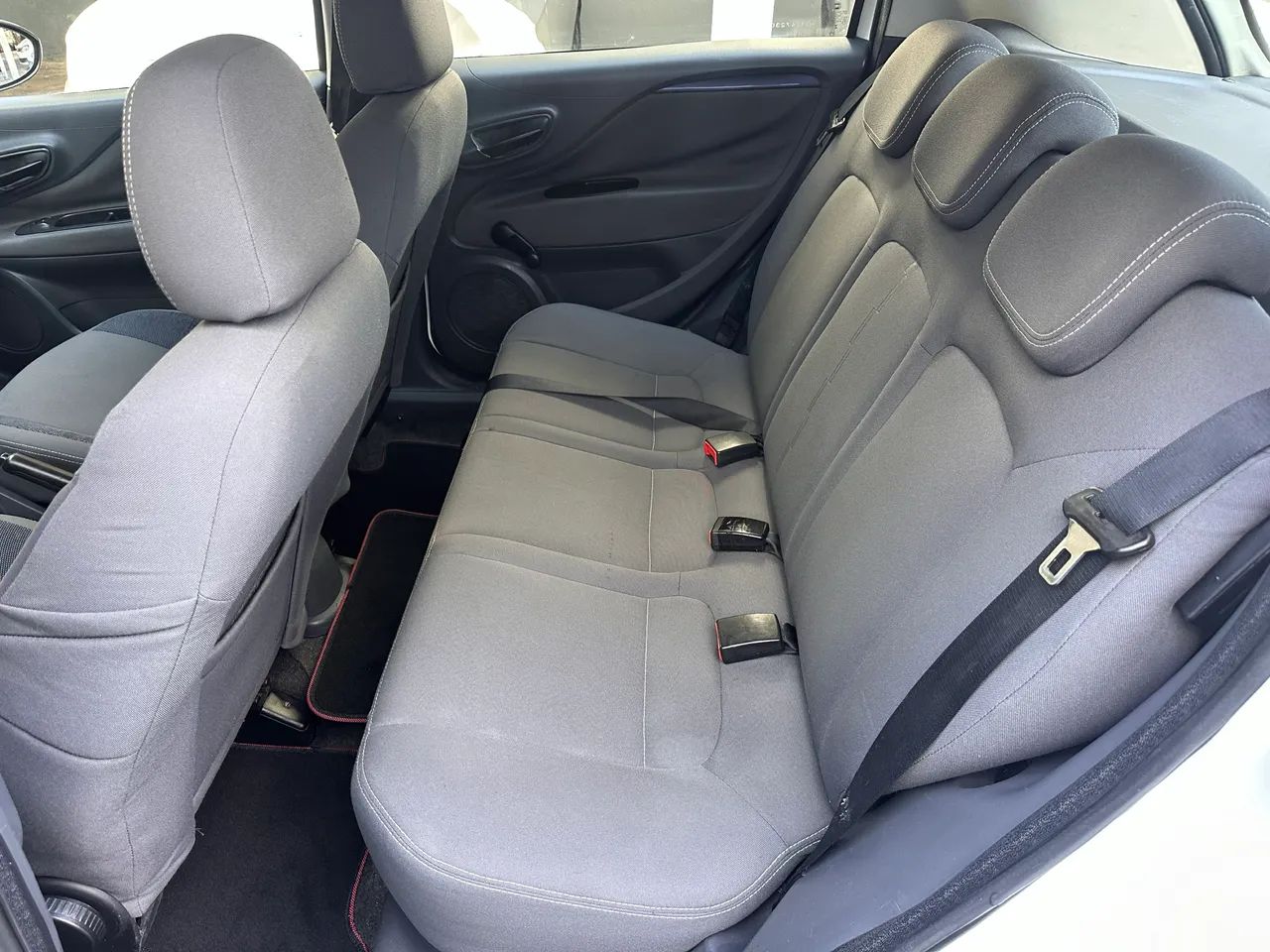Fiat Punto Attractive 1.4 Fire Flex 8V 5P 2013 - Foto 5