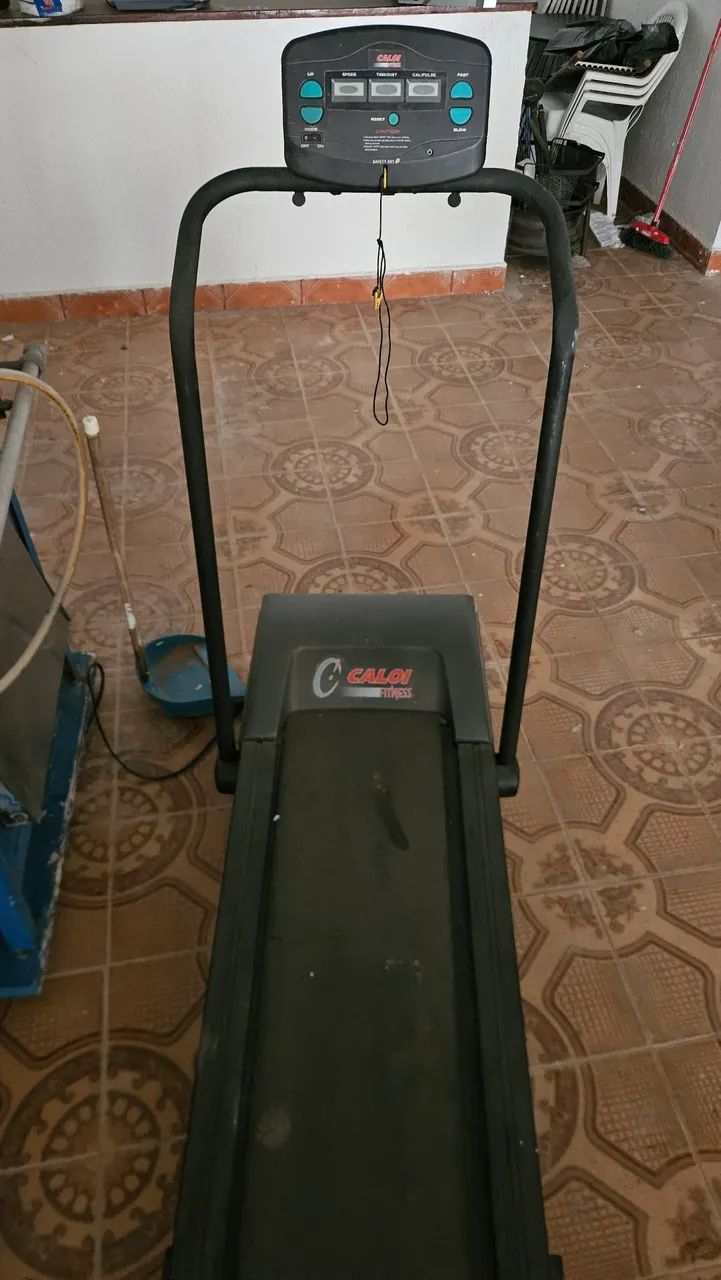 Esteira Caloi Fitness