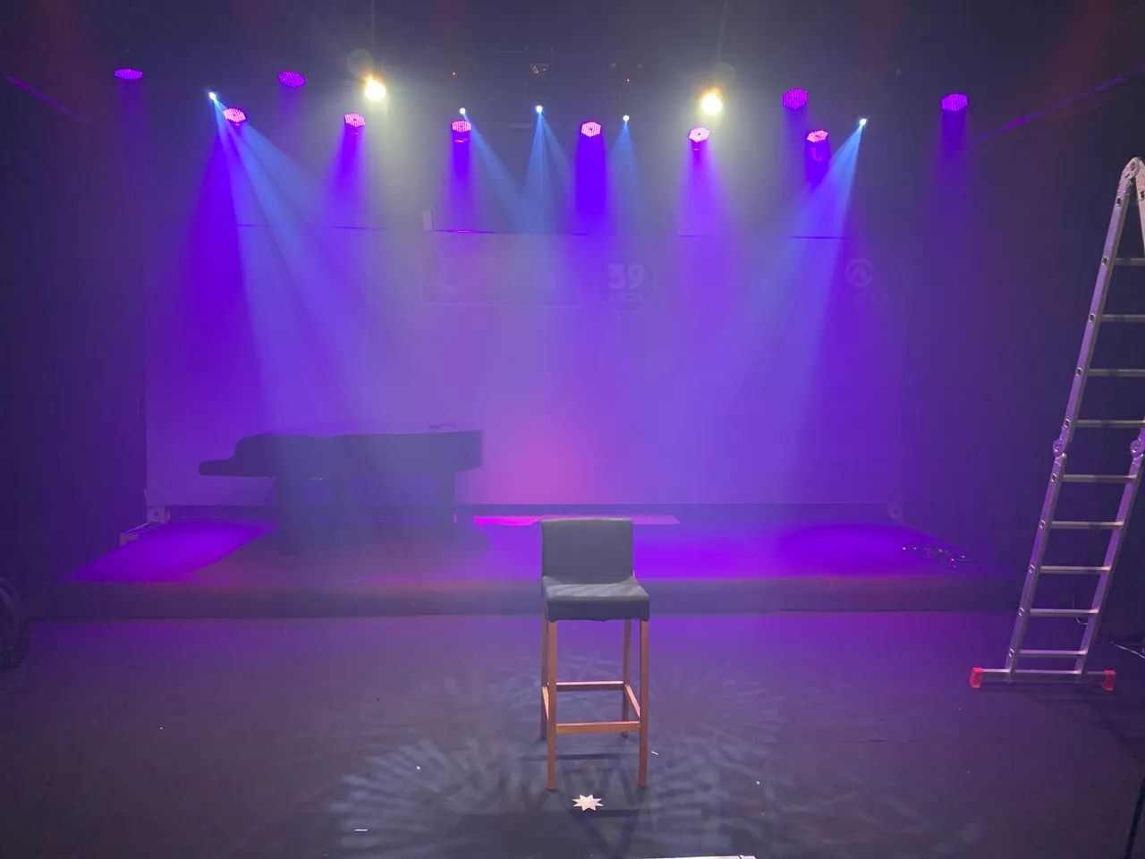 Piano fake, cenografia, cabe um motif xf8 - Foto 3