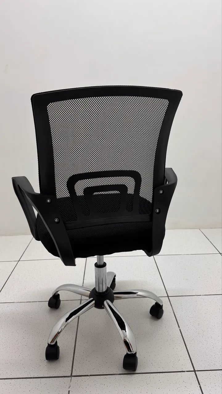 Cadeira de escritório nova - Foto 2