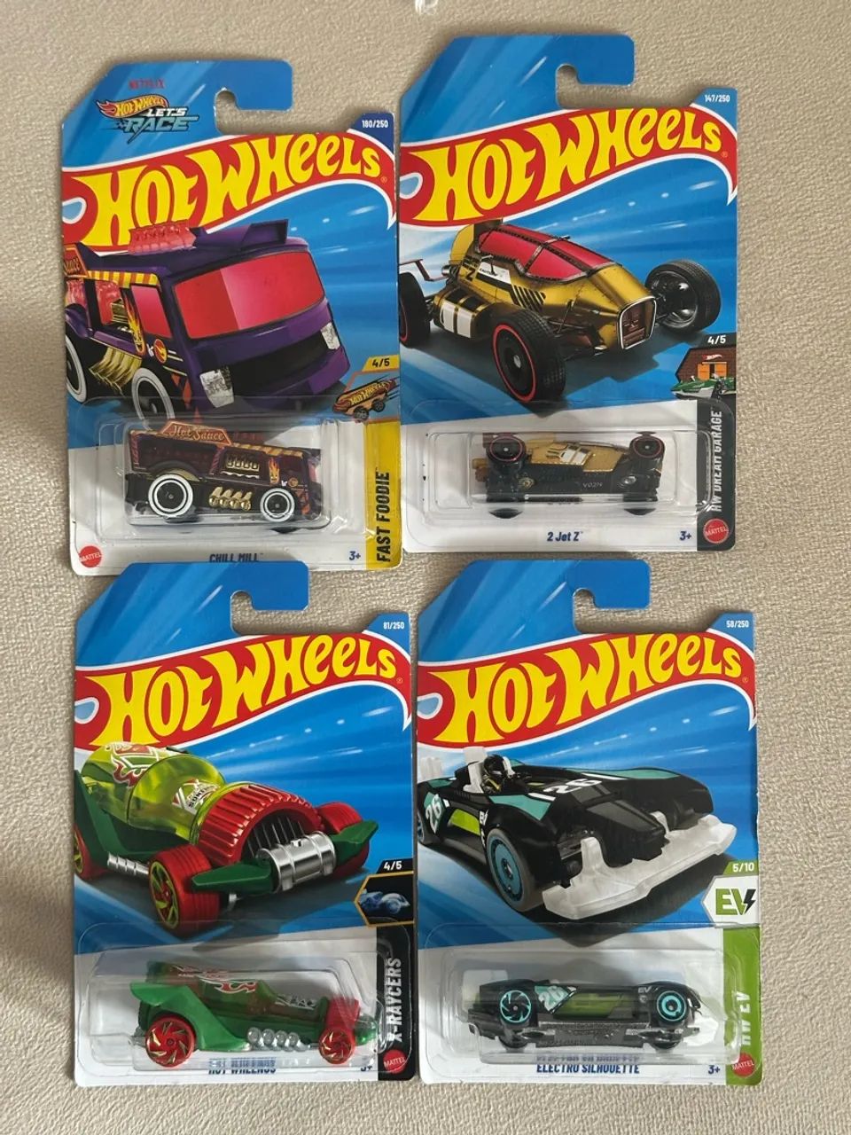 Lote com 4 Thunt Hotwheels 