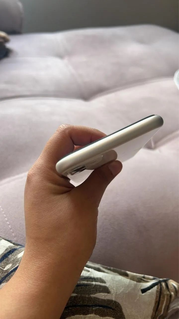 iPhone 11 a 128gb (único dono - 100% original) - Foto 3