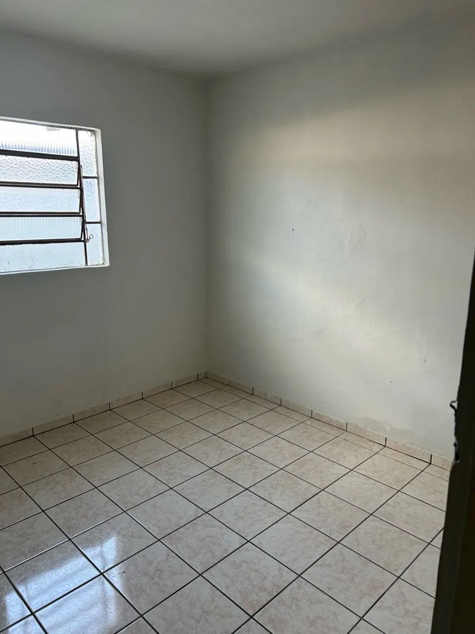 Alugo casa 2/4 Roosevelt - Foto 2