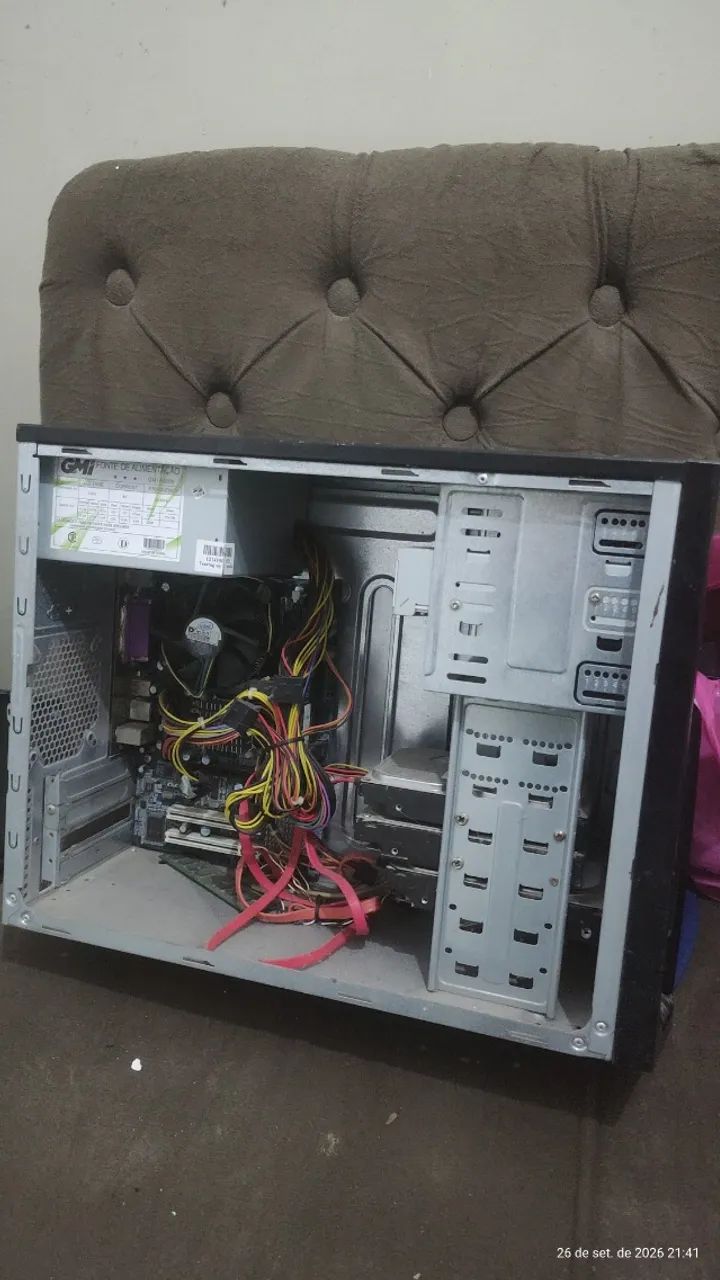 Desktop 4 de ram 500 gb