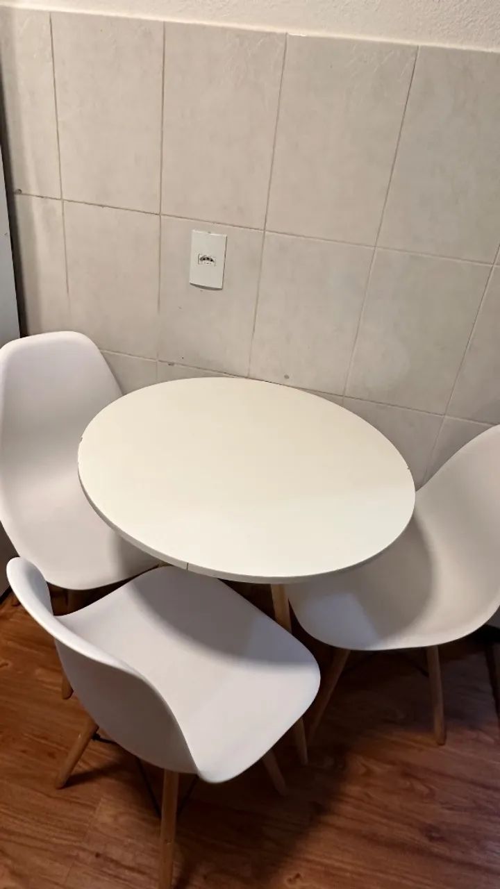 Mesa com cadeiras  - Foto 4