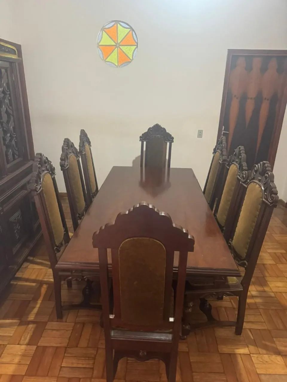 Mesa de jantar antiga de madeira maciça 