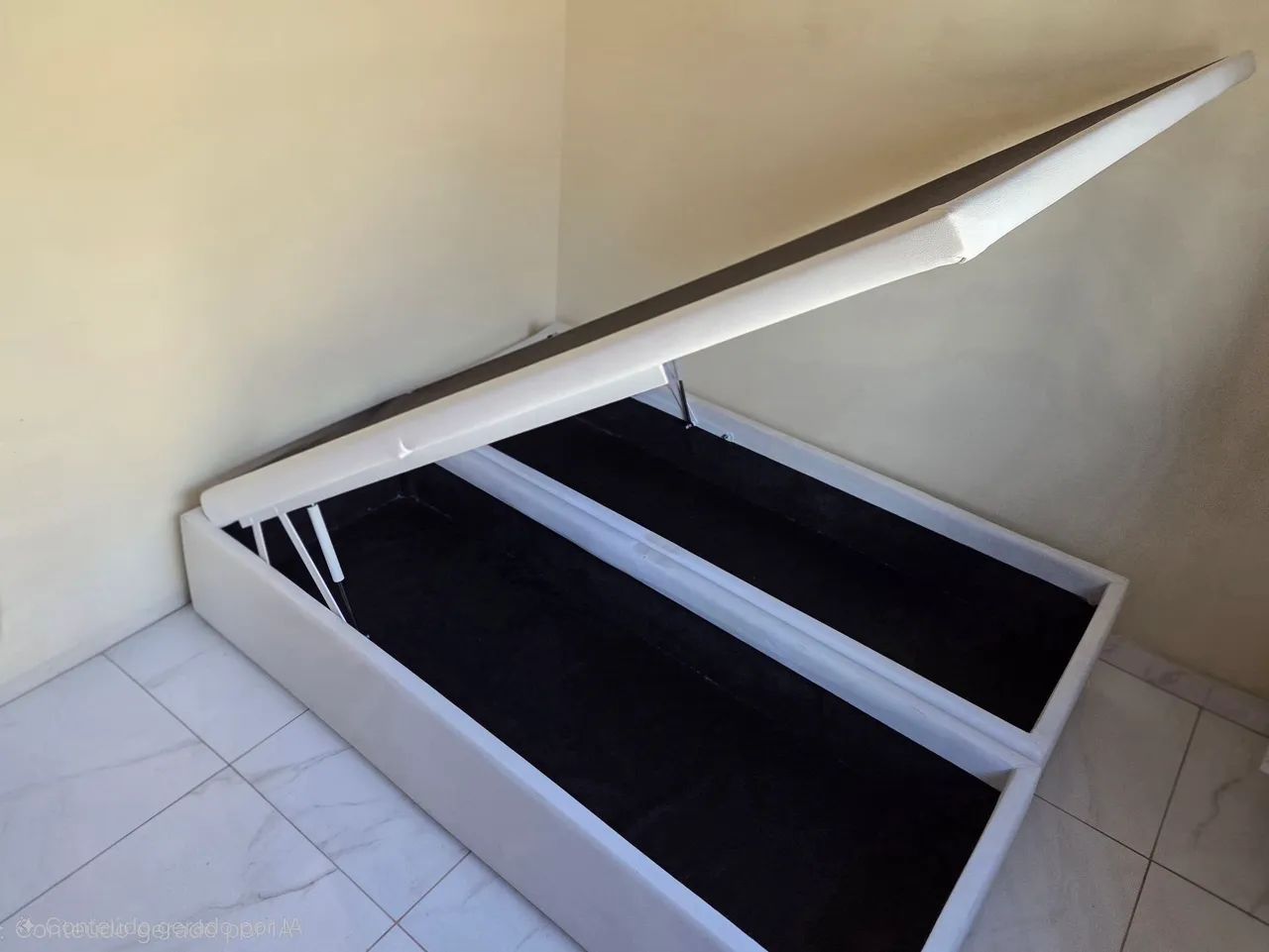 Cama Box Baú Ortobom Corino Branco em Ótimo Estado - Foto 4