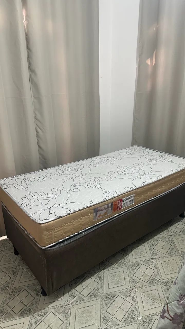 Vendo cama de solteiro D28
