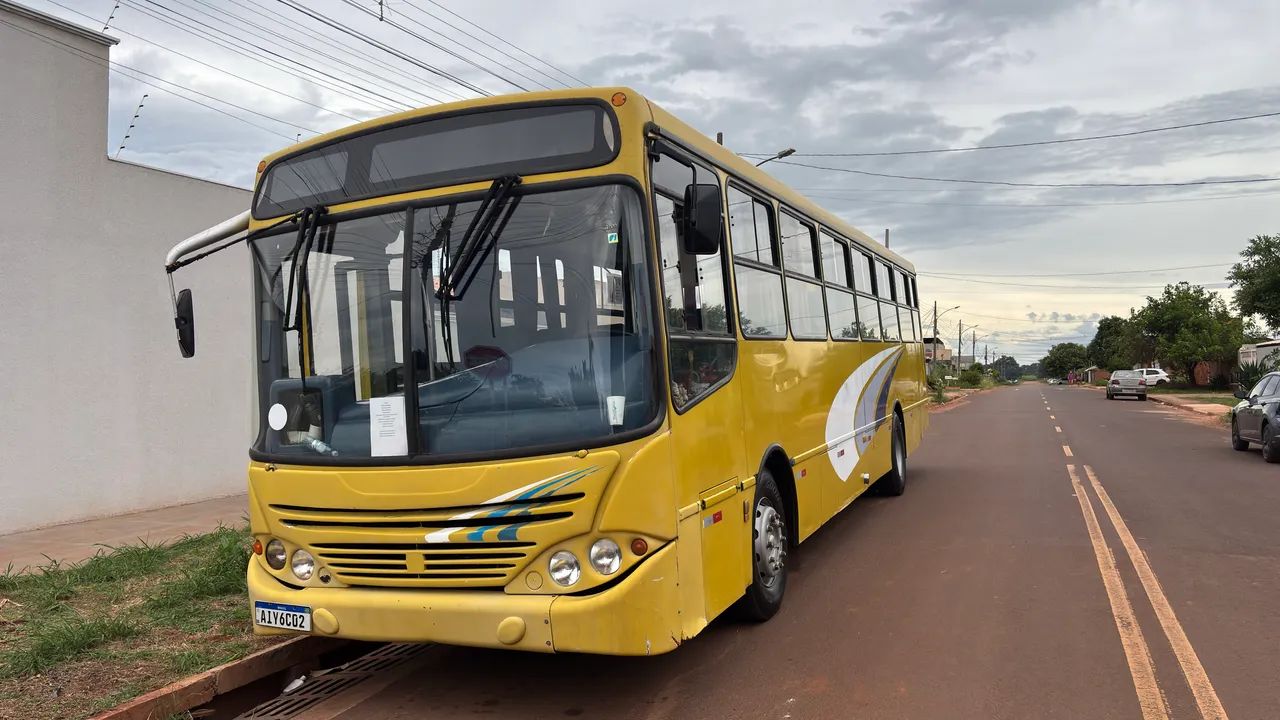 Vendo ônibus 40 passageiros  motor mwm x10 - Foto 8