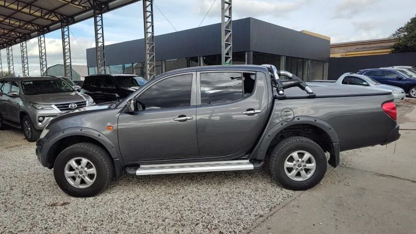 Mitsubishi L200 2015