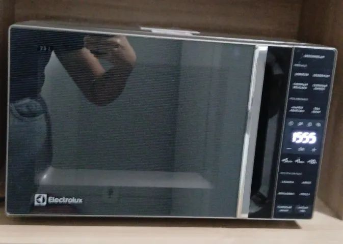 Micro-ondas 23L Eletrolux Novo