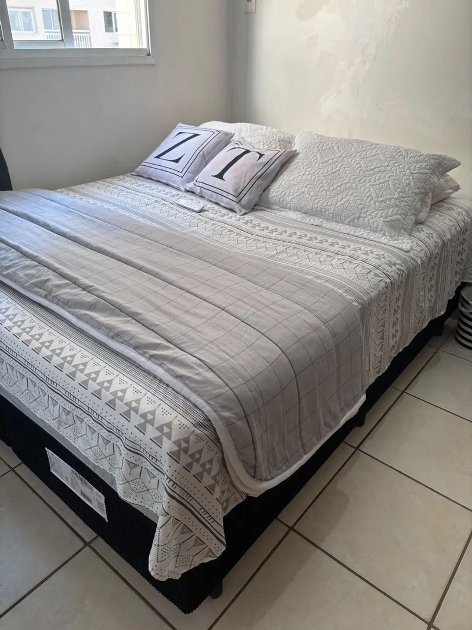 Vendo cama queen em ótimo estado - Foto 5