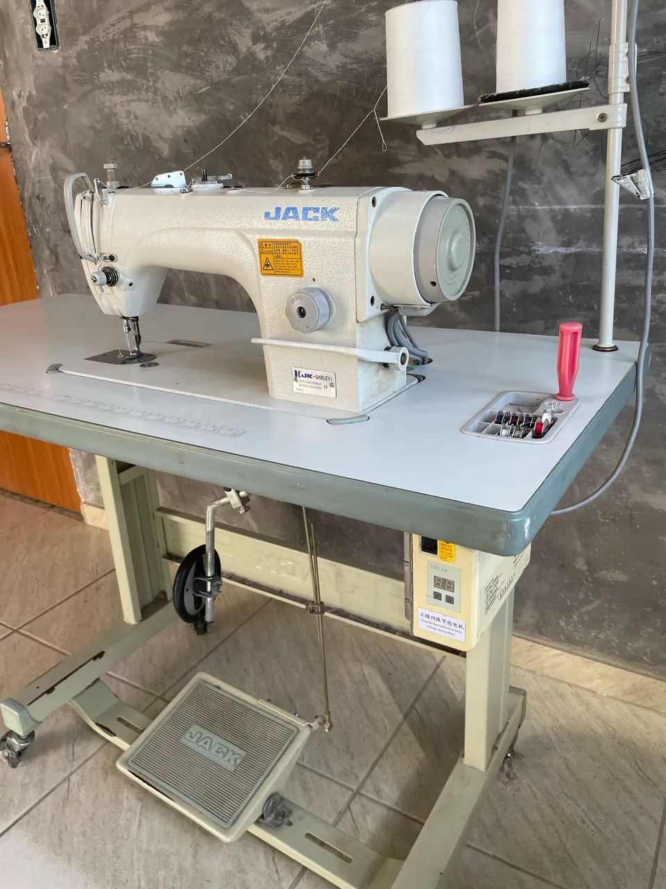 Máquina de costura reta industrial 