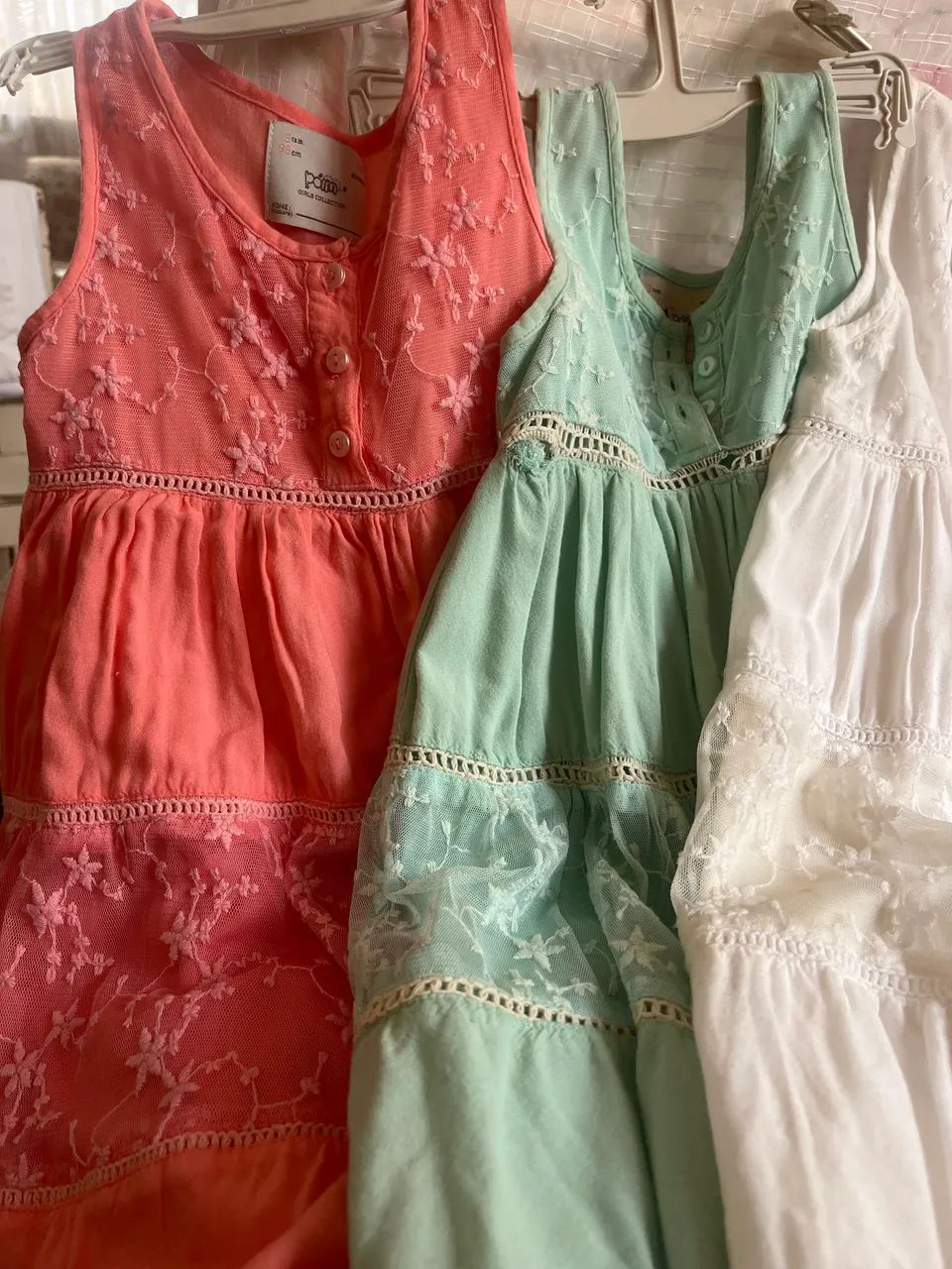 Vestidos infantis lote com 3 unidades  - Foto 2