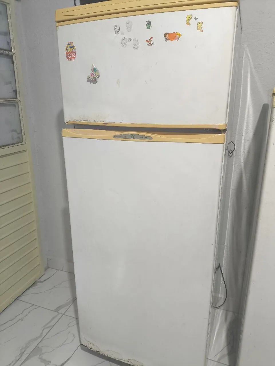 Vende-se geladeira 