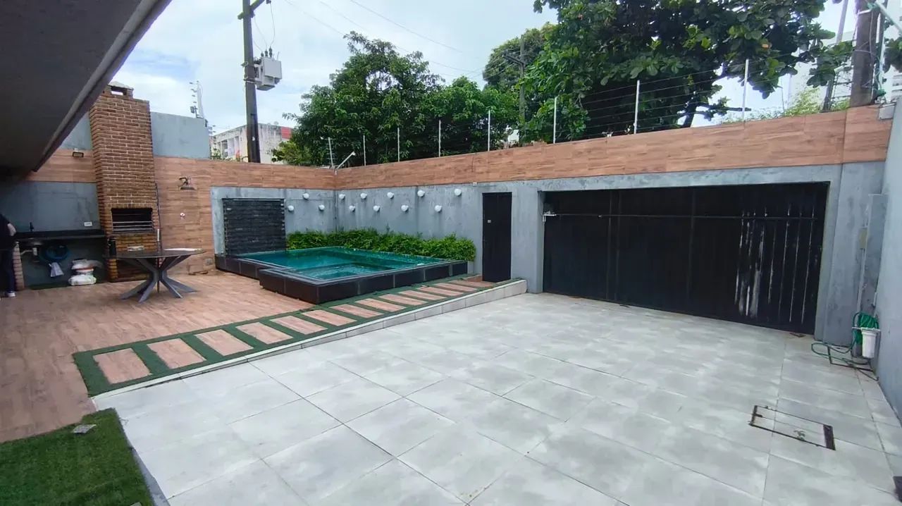 Casa Alugar em Boa Viagem - Toda reformada com piscina!