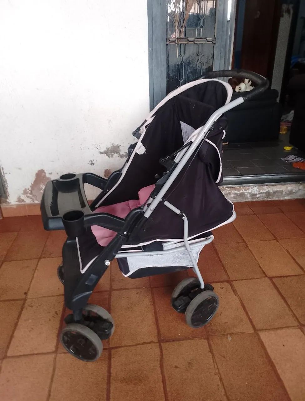 Carrinho de bebê feminino 